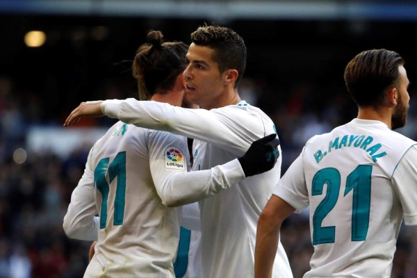 Real Madrid toma oxígeno con goleada de escándalo ante Deportivo