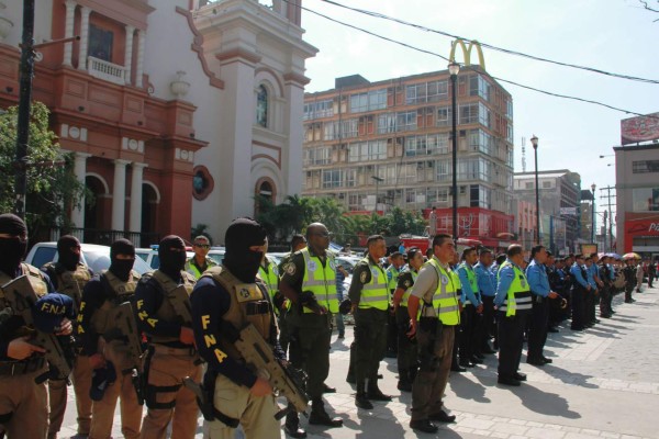 Más de 2,000 policías operan para dar seguridad en Navidad en San Pedro Sula