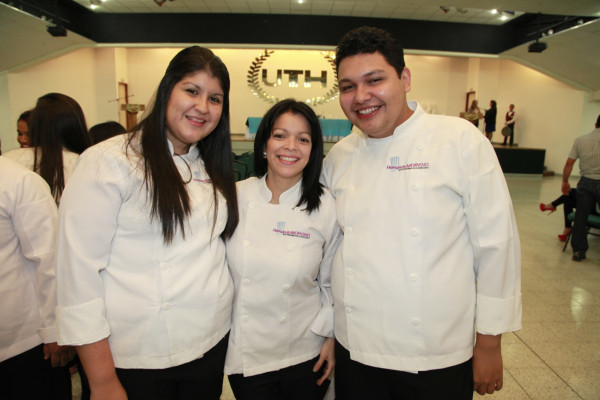 Escuela gastronómica Hernando Moreno gradúa nuevos profesionales