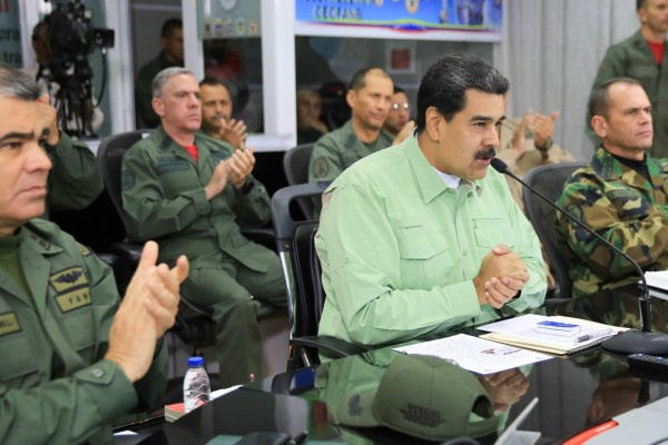 Maduro anuncia cierre total de frontera terrestre con Brasil