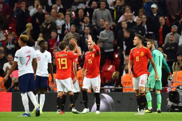 Video: España vence a Inglaterra en el debut de Luis Enrique