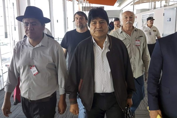 Gobierno de Fernández recibe y da refugio a Evo Morales en Argentina
