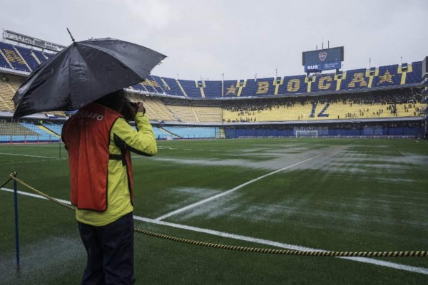 La final entre Boca - River se suspendió por fuertes lluvias en Argentina