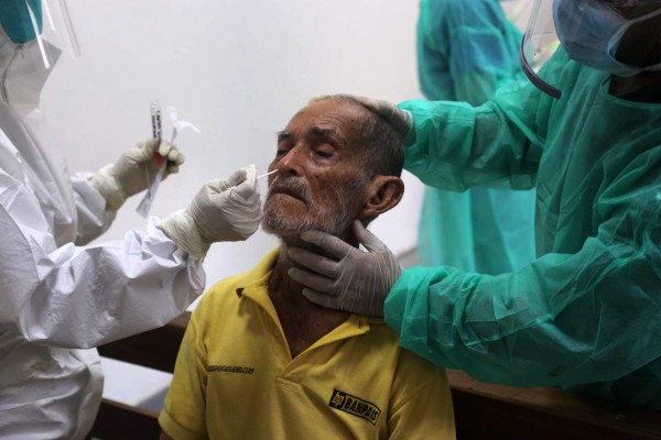 Gobierno adjudicó 1,400 plazas de salud por emergencia de coronavirus