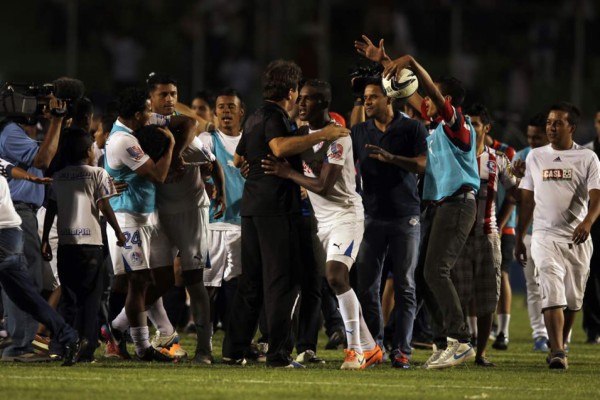 Los penales dan el título de campeón de Honduras al Olimpia