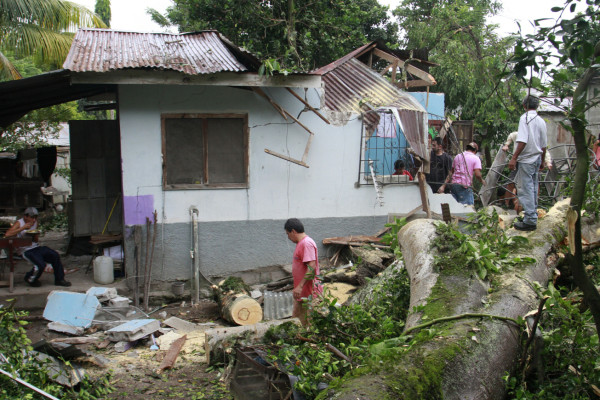 Daños e inundaciones deja ingreso de frente frío en Honduras
