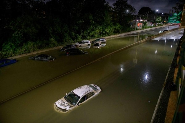 Aumentan a 41 muertes por inundaciones en Nueva York y Nueva Jersey