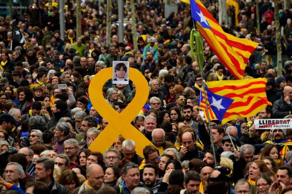 El independentista catalán Puigdemont permanecerá detenido en Alemania