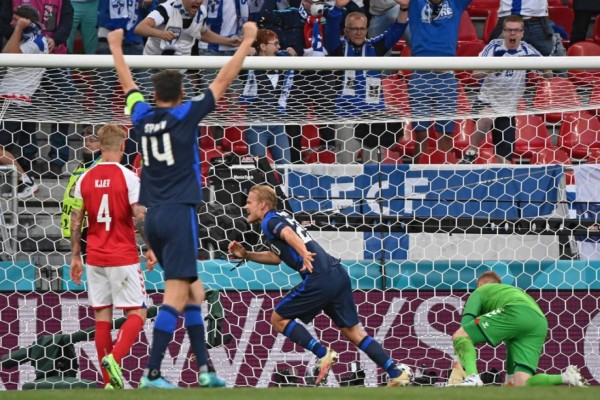 Finlandia debuta en la Euro con victoria sobre Dinamarca tras susto de Eriksen