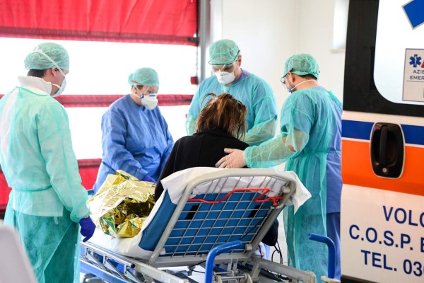 China y EEUU envían médicos y suministros a Italia para combatir el coronavirus