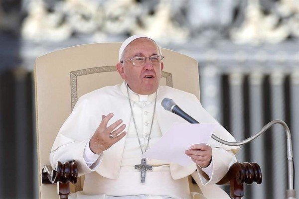 'Hay que tener valor para casarse hoy en día': Papa Francisco