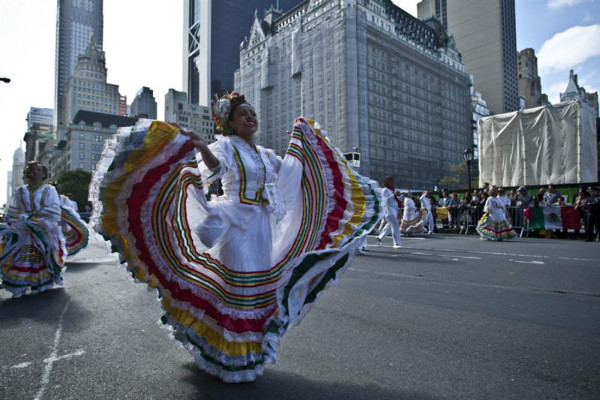 Sangre latina en la Quinta Avenida de Nueva York por el Día de la Hispanidad