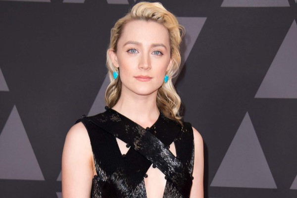 Madre de Saoirse Ronan la protegió del acoso