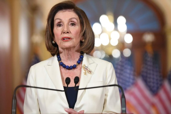 Pelosi ordena presentar cargos para juicio político contra Trump