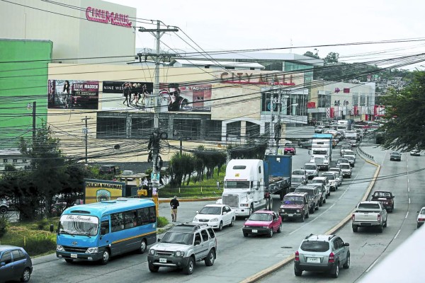 Comercio, alimentos y construcción atraen a sampedranos