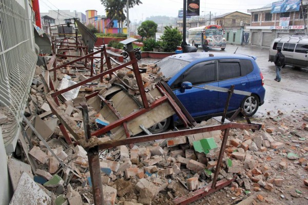 Ascienden a cinco las víctimas por el terremoto en Guatemala