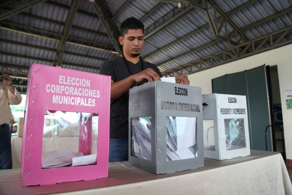 Realizan simulacro de cómo votar en las elecciones en Honduras