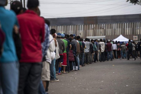 México asegura que disminuyó flujo de migrantes pero advierte crisis latente