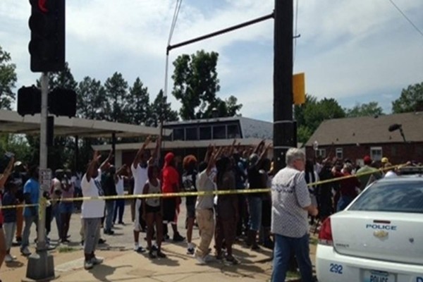 Así mató la Policía a un joven afroamericano en Ferguson, EUA