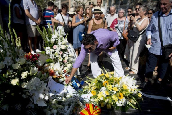 España rinde tributo a las víctimas del atentado en Barcelona