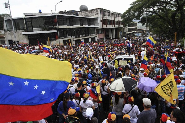 Oposición venezolana ante el desafío de no perder fuerza