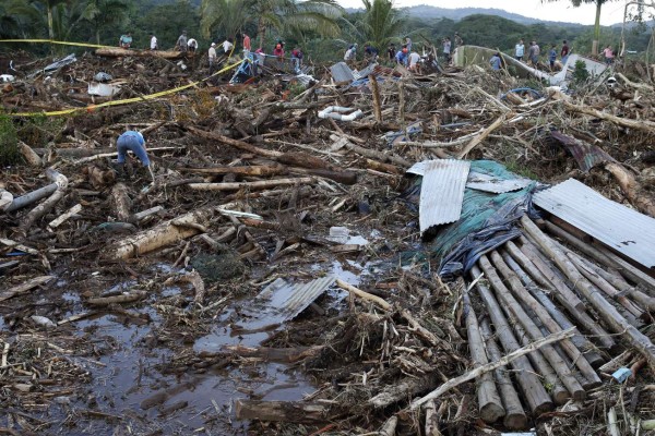 Costa Rica busca a desaparecidos tras el paso del huracán Otto