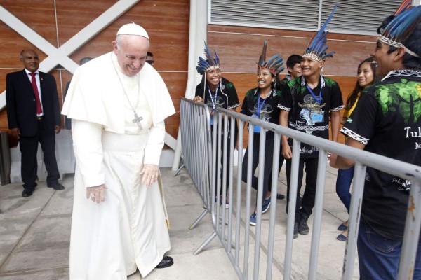 Perú: Venden entradas a misa papal pese a que acceso es gratis