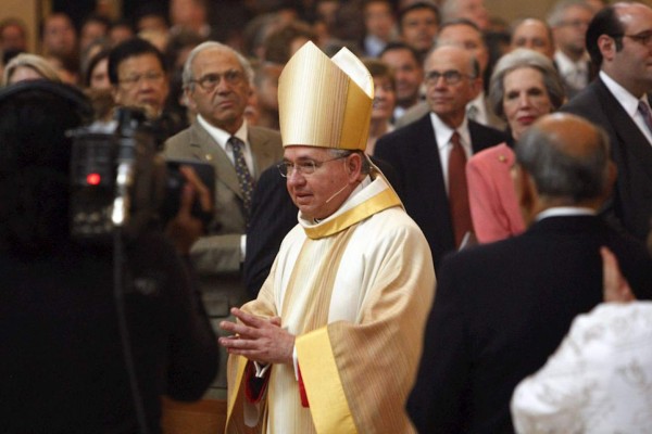 Eligen a primer latino presidente de Conferencia de Obispos Católicos de EEUU
