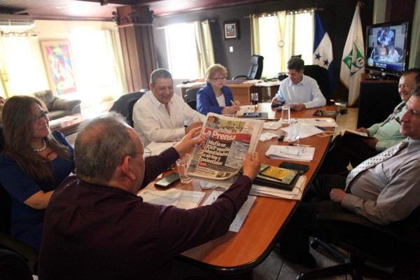 Los miembros del directorio del RNP conocieron ayer la investigación periodística publicada por Diario LA PRENSA. Foto: Andro Rodríguez