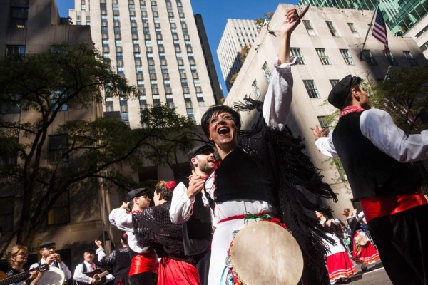 Latinos celebran el Día de la Hispanidad en Nueva York