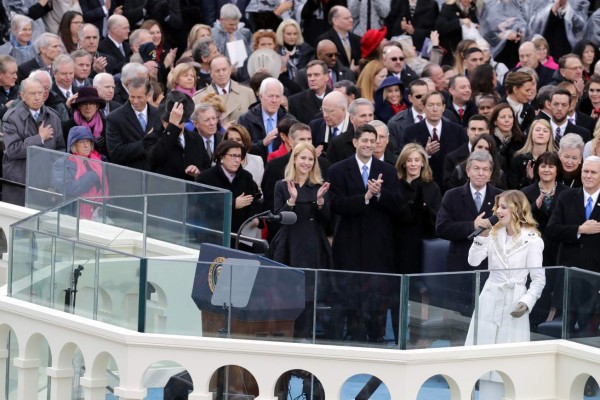 Las estrellas no iluminaron a Donald Trump