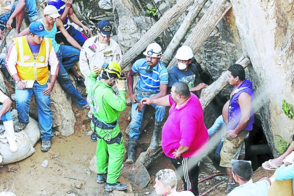 Los cusucos salvadoreños, ángeles de los mineros hondureños