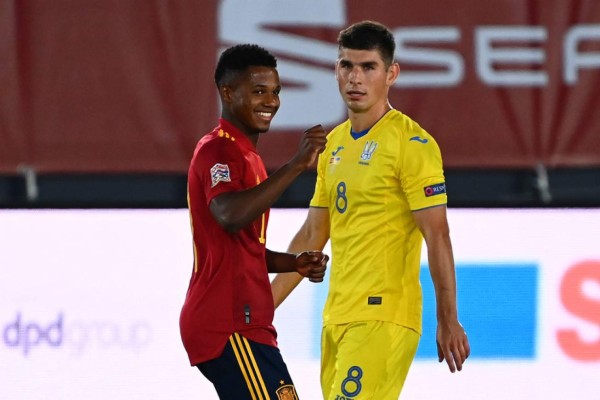 Video: Ansu Fati se estrena con golazo en la selección de España