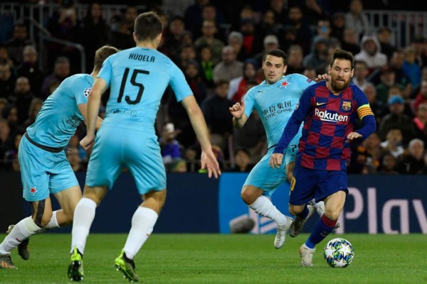 Barcelona sigue sin rumbo y se estrella contra Slavia Praga en la Champions League