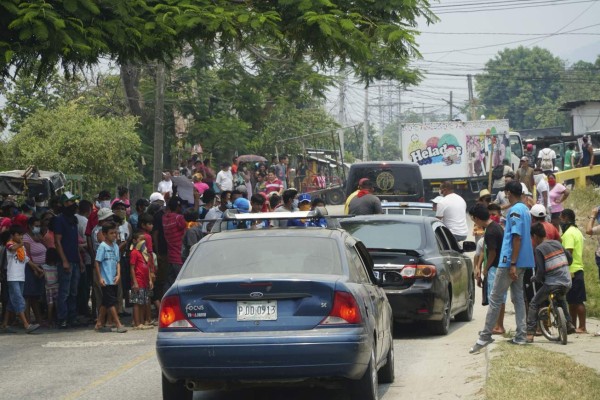 Habitantes de bordos reclaman alimentos en San Pedro Sula