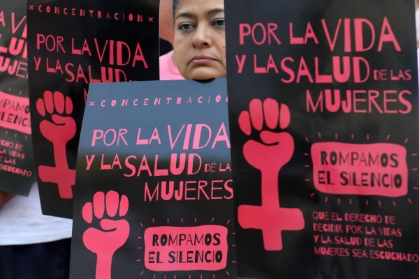 Indignación por mujer salvadoreña condenada a 30 años por aborto