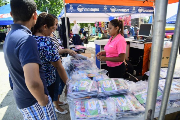 Ferias escolares ofrecen cinco paquetes a precios accesibles