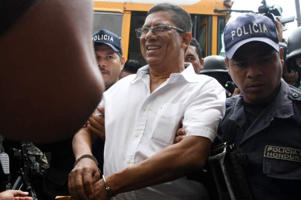 Fiscalía pide 18 años de cárcel para exsubcomisionado Jorge Alberto Barralaga
