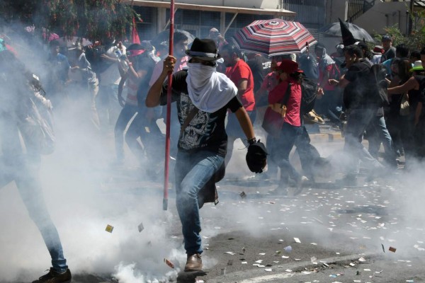 Disturbios del MEU y oposición empañan la fiesta patria en Tegucigalpa