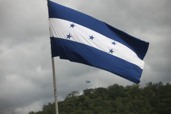 Honduras: Inician las fiestas patrias con un homenaje a la bandera