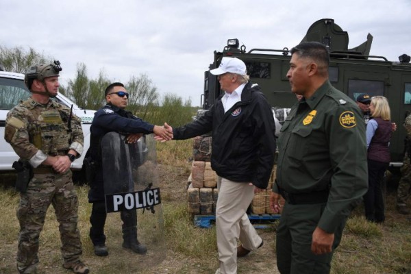 Trump advierte en la frontera sobre nueva caravana en Honduras