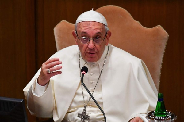 'Dios te hizo así': El Papa Francisco consuela a un hombre gay