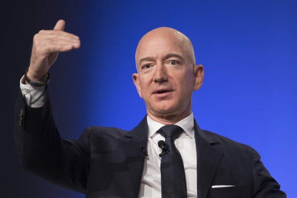 Bezos, el hombre más rico del mundo, muestra que no se le puede torear