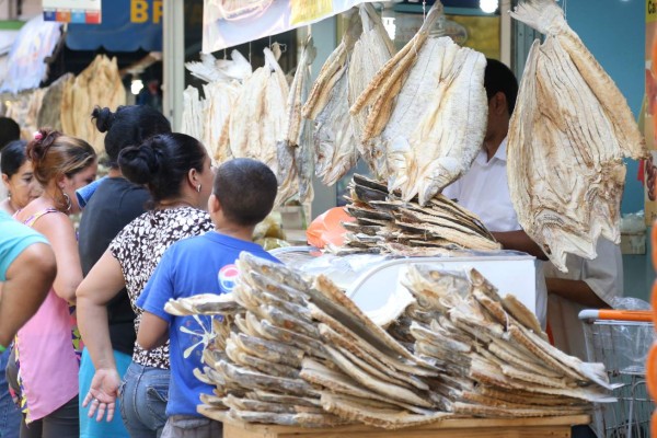 Aumenta demanda de pescado seco en mercados sampedranos
