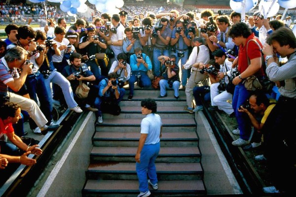 La vida de película de Maradona, entre la gloria y el abismo, en Cannes