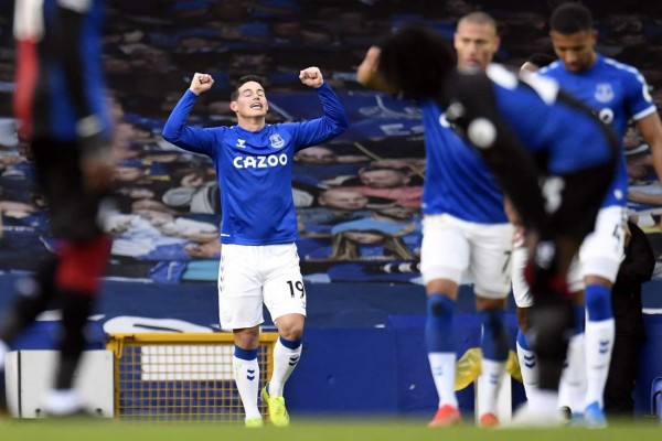 Everton deja escapar el triunfo en el regreso de James que marcó un gol