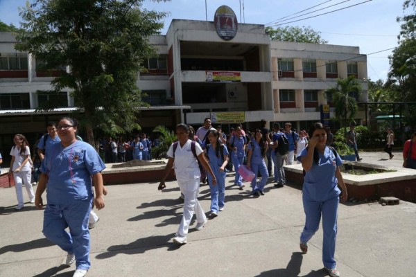 Suspenden clases en la Unah-vs por toma de estudiantes