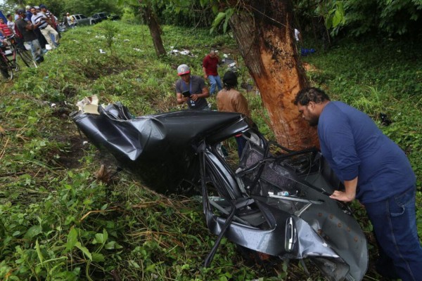 Muere empleado de la Oabi y otro sobrevive en accidente en La Ceiba