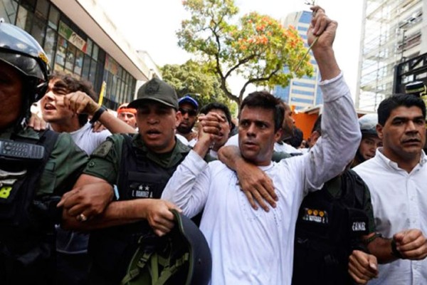 Leopoldo López enfrenta juicio por incitar a la violencia