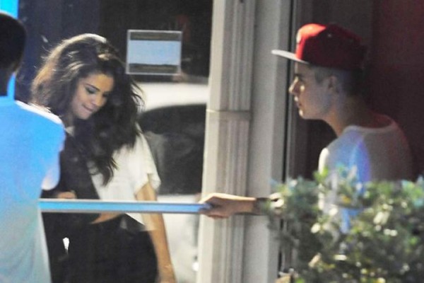 Selena Gomez y Justin Bieber juntos en estudio de grabación